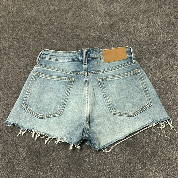 Divided | High Rise Jean Shorts - Picture 2 of 3
